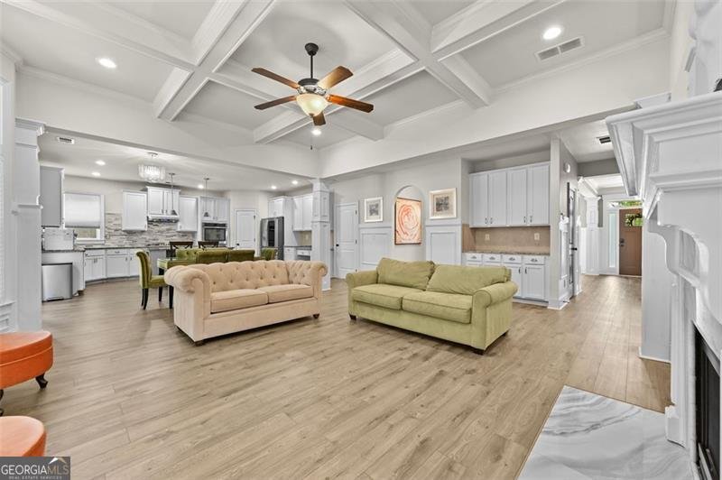 5825 TRAILWOOD Court Suwanee - 18