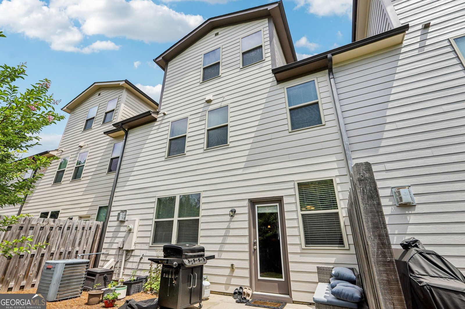 8215 Harlond Way Suwanee - 34