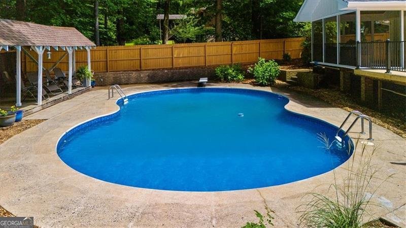 1035 Hunterhill Drive Roswell - 43