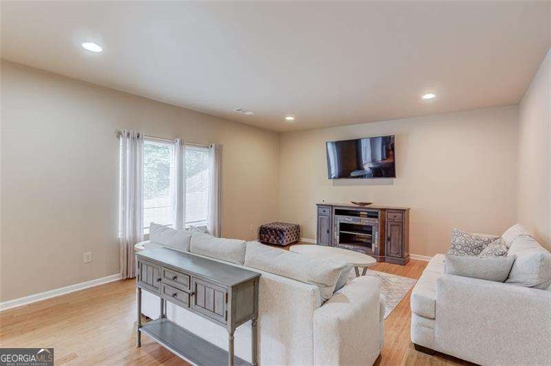 1727 SHIRE VILLAGE Drive Sugar Hill - 15