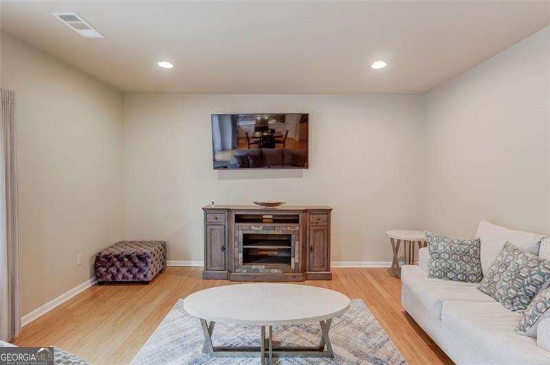 1727 SHIRE VILLAGE Drive Sugar Hill - 16