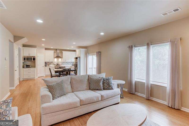 1727 SHIRE VILLAGE Drive Sugar Hill - 17