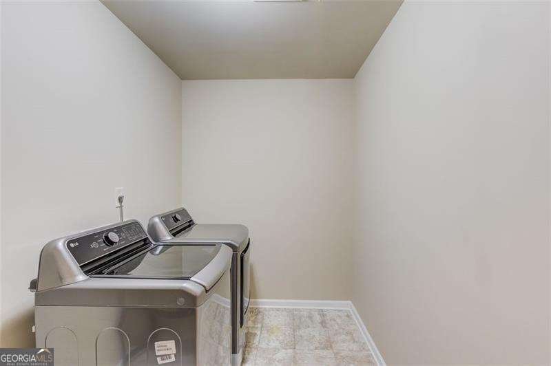 1727 SHIRE VILLAGE Drive Sugar Hill - 32
