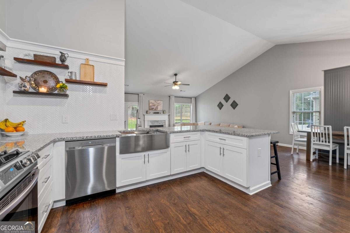 192 SANDHURST Court Suwanee - 13