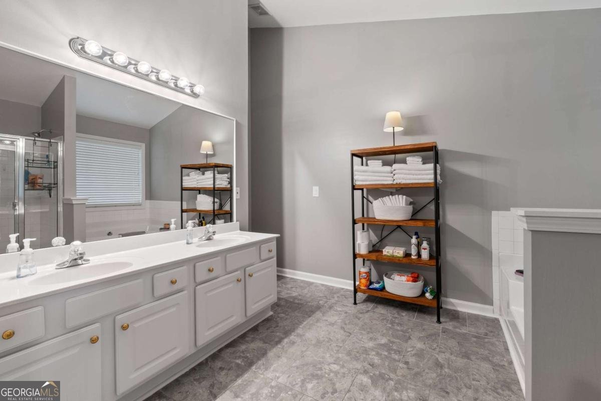 192 SANDHURST Court Suwanee - 25