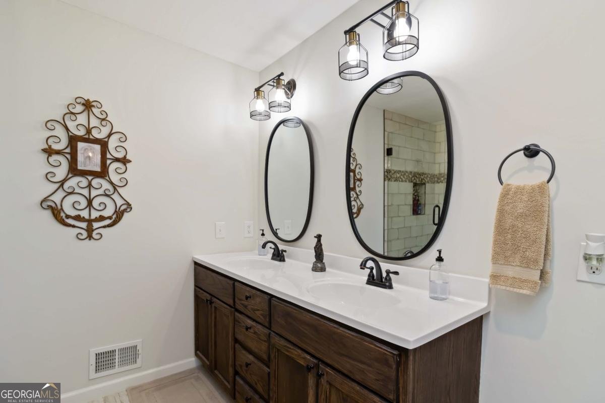 4877 Highland Road Gainesville - 31
