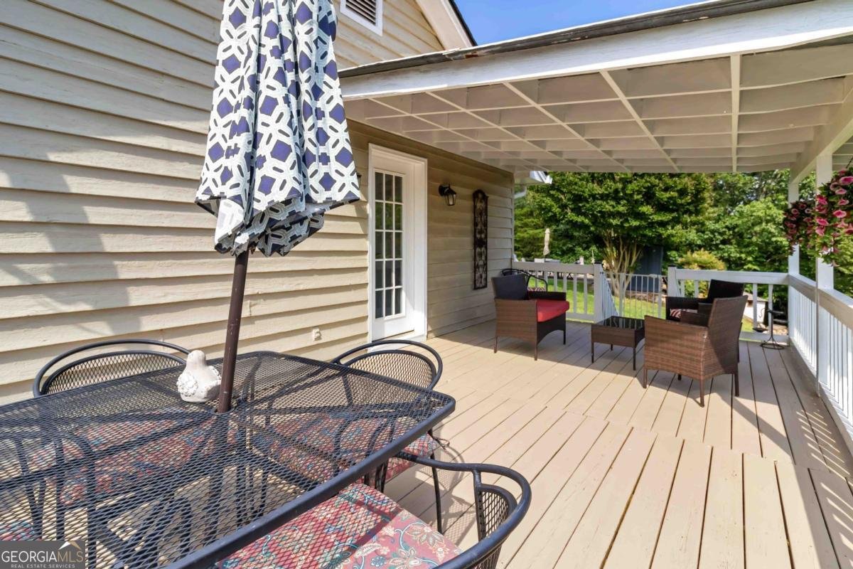 4877 Highland Road Gainesville - 33