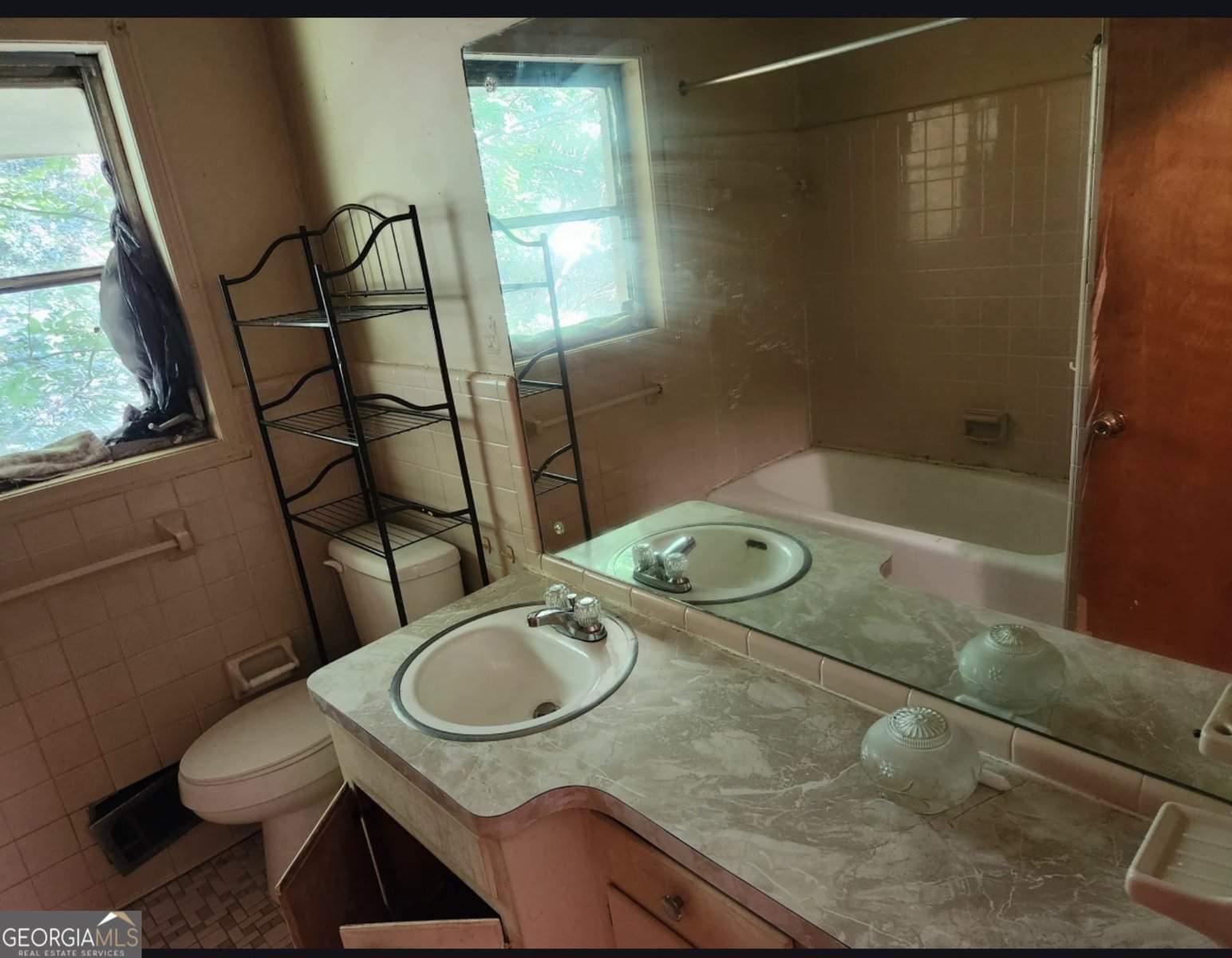 965 stokeswood Avenue Atlanta - 13