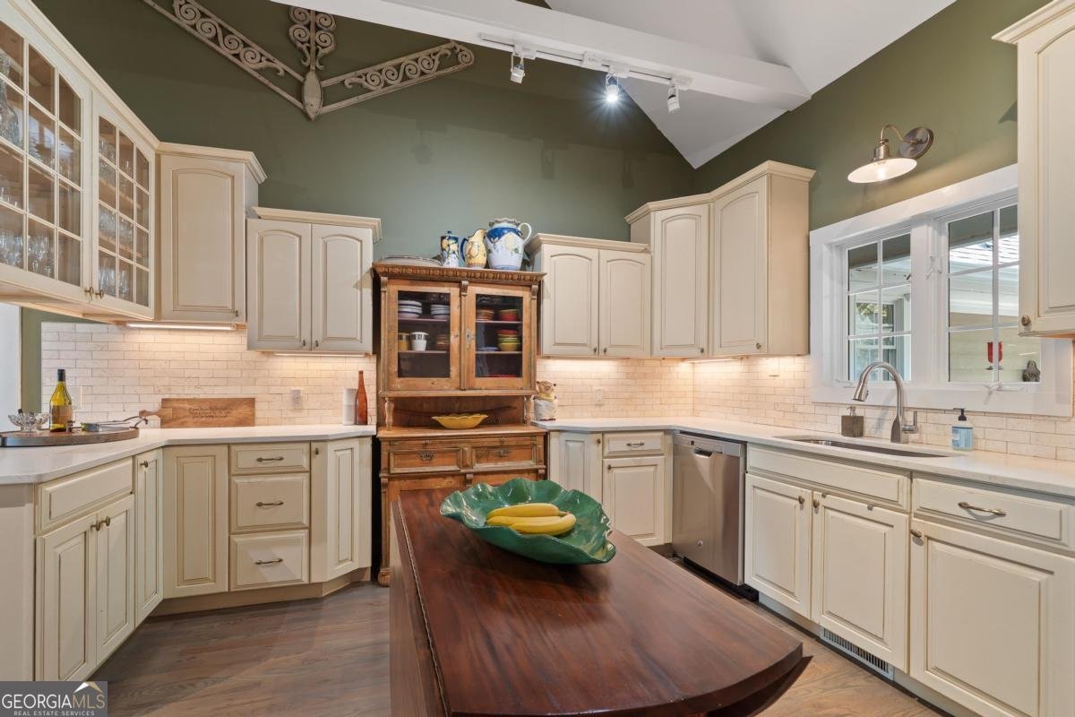 1320 Dogwood Drive Greensboro - 19
