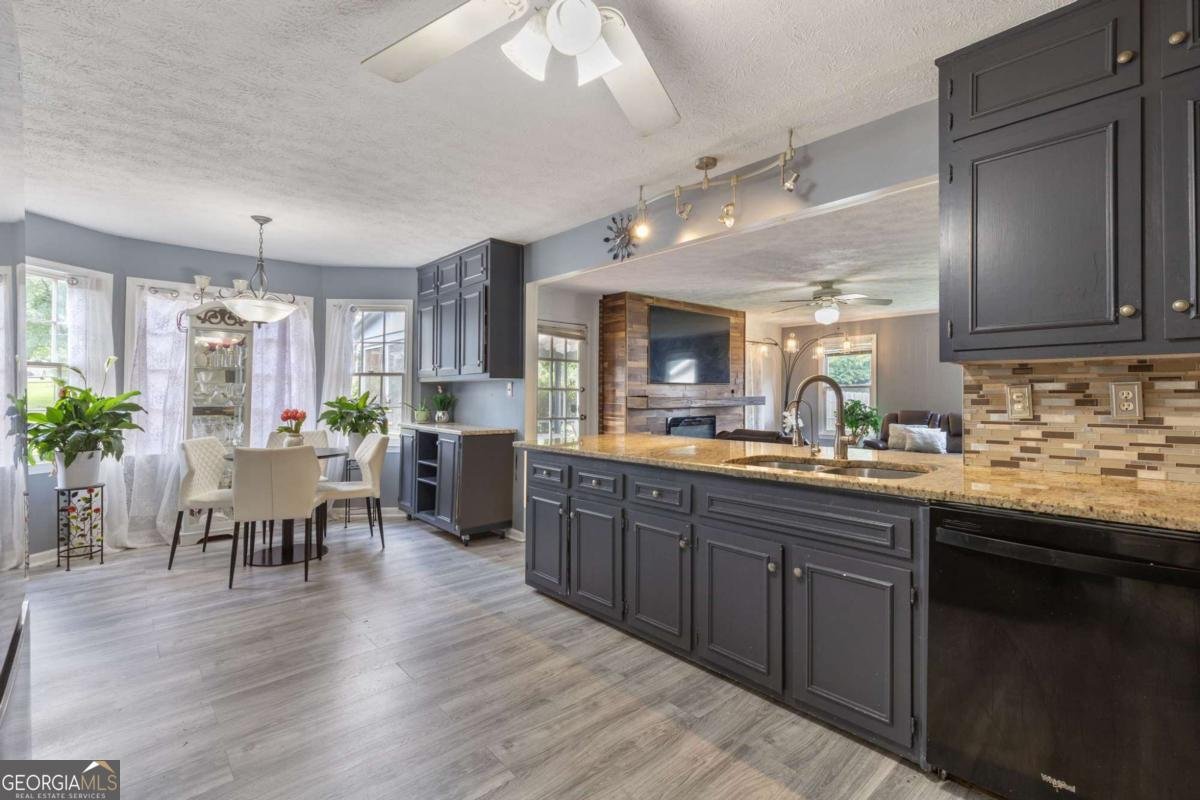 1433 Janice Court Lilburn - 14