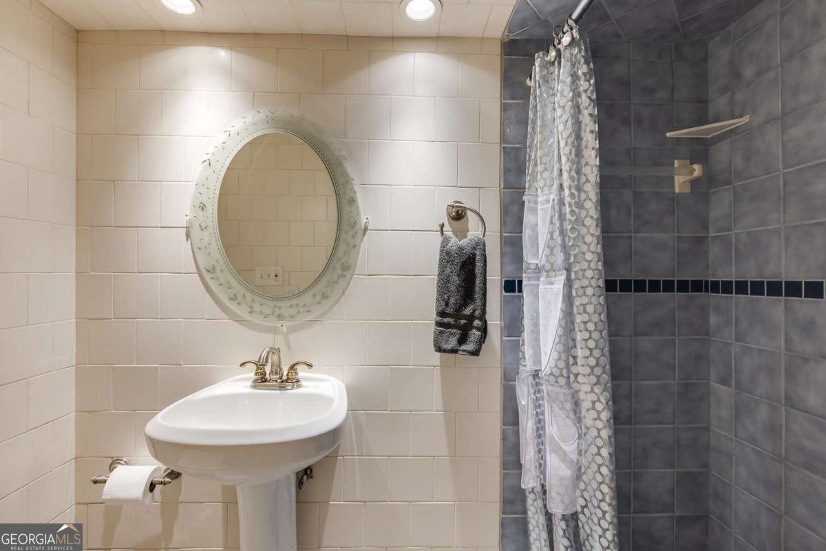 4047 Dunwoody Club Drive Dunwoody - 37