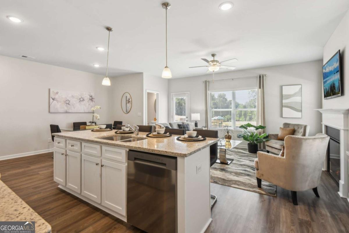 430 Lanier Circle Woodstock - 6