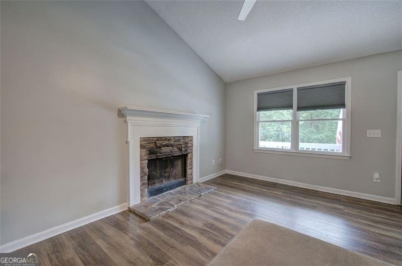 80 BROADLANDS Drive White - 12