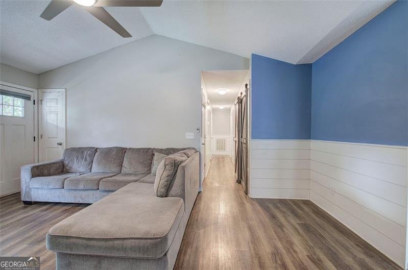 80 BROADLANDS Drive White - 14