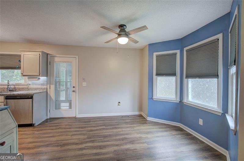 80 BROADLANDS Drive White - 24