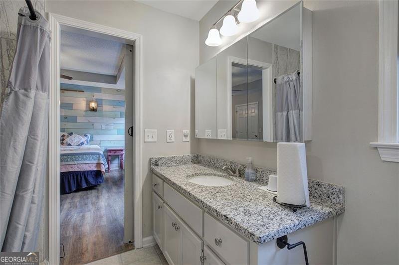 80 BROADLANDS Drive White - 33