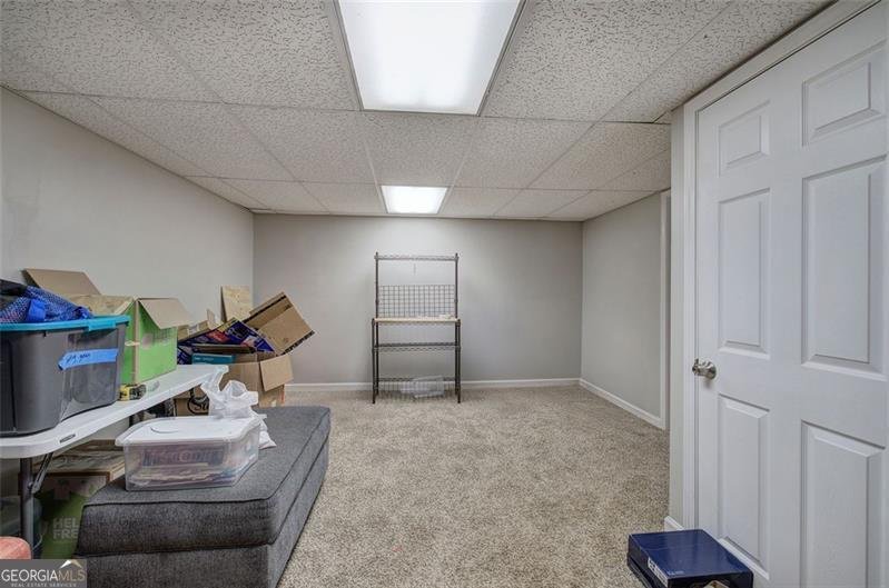 80 BROADLANDS Drive White - 40