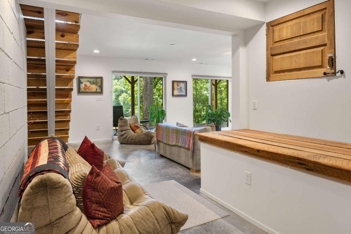 132 Lakeshore Drive Roswell - 33