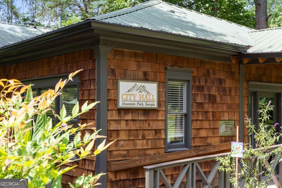 132 Lakeshore Drive Roswell - 39