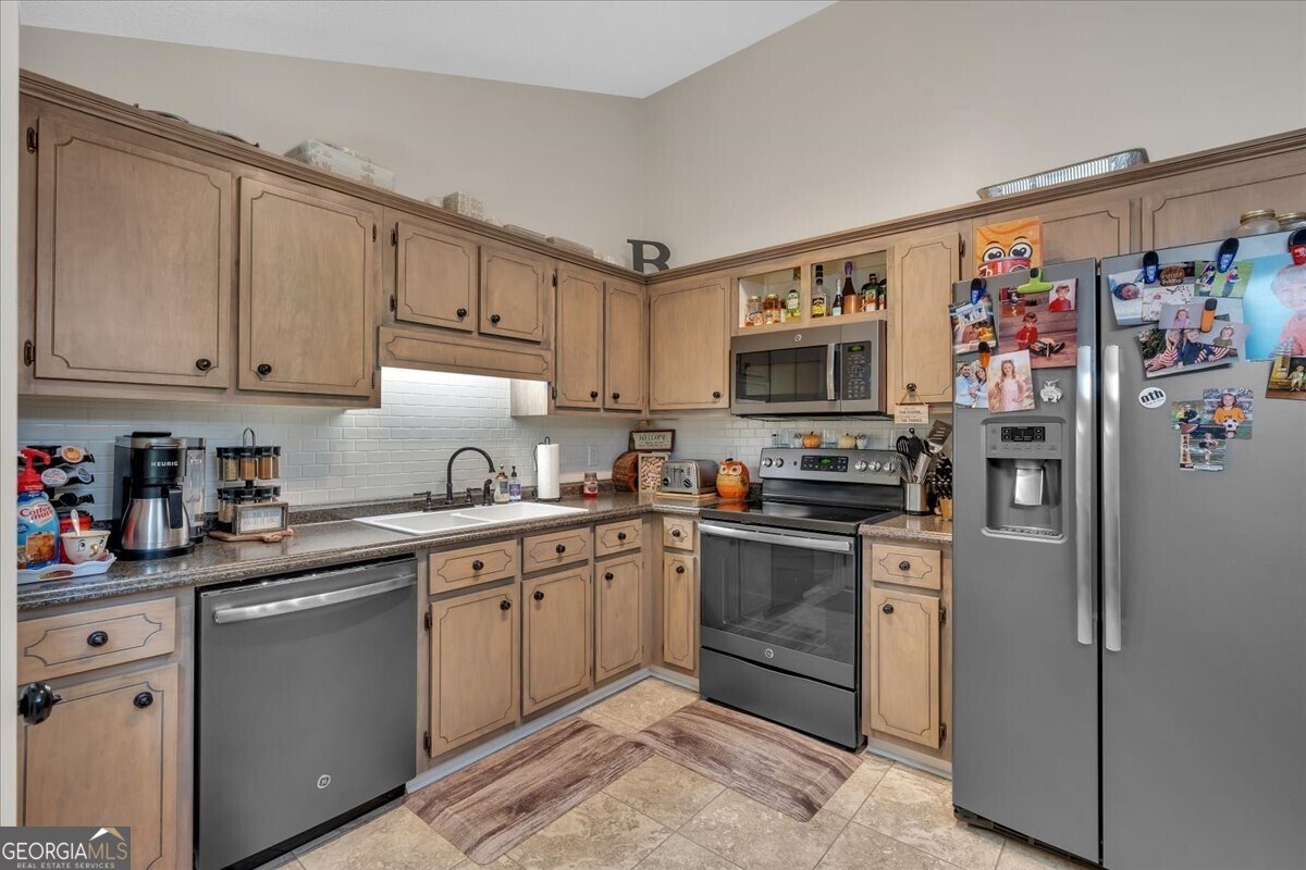 323 Bells Ferry Road White - 13
