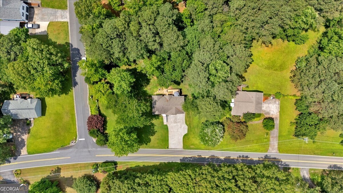 323 Bells Ferry Road White - 28