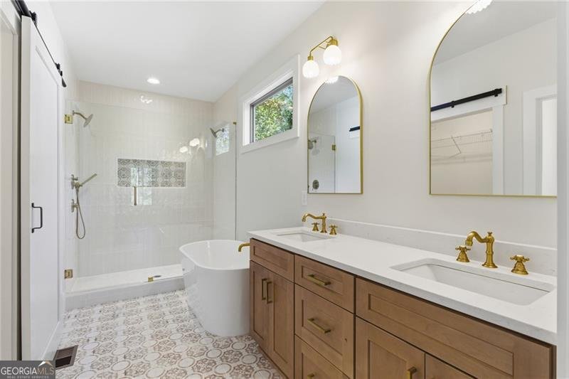 3040 Cypress Cove Ball Ground - 18