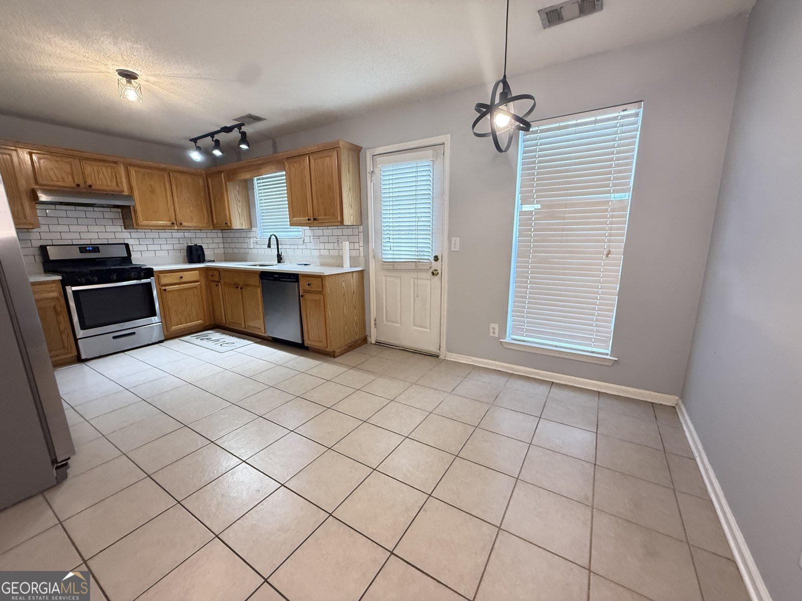 2658 Deann Drive Ellenwood - 27