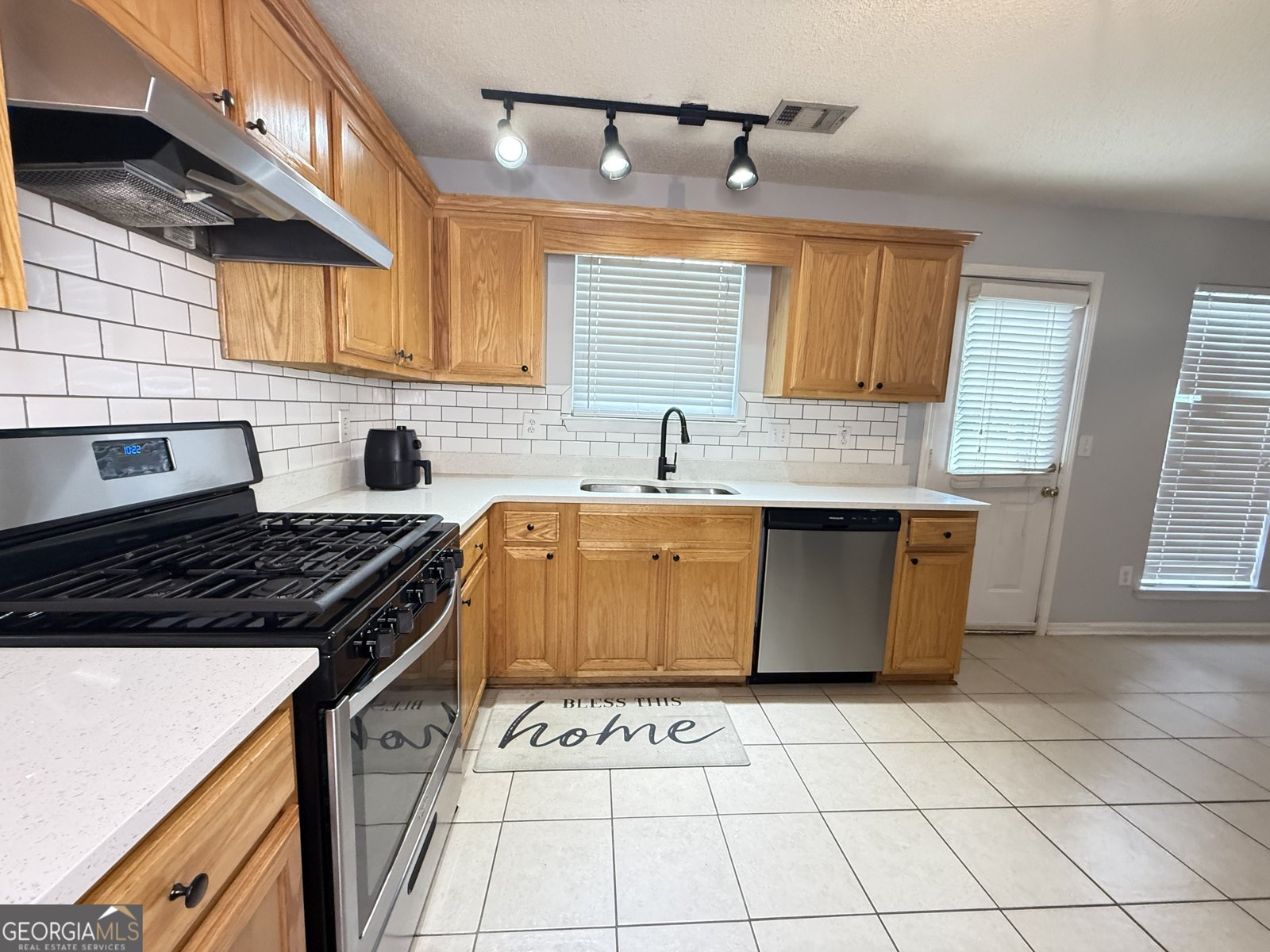 2658 Deann Drive Ellenwood - 32