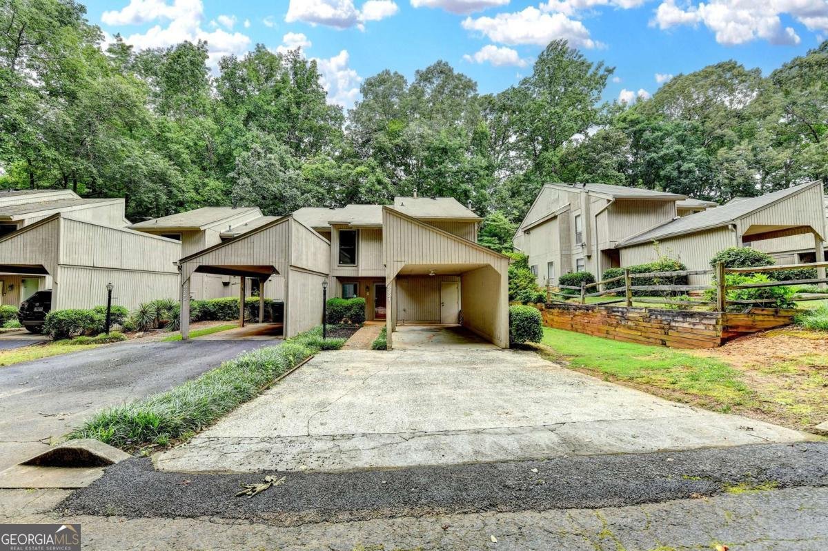 6221 Willow Run Road Peachtree Corners - 1