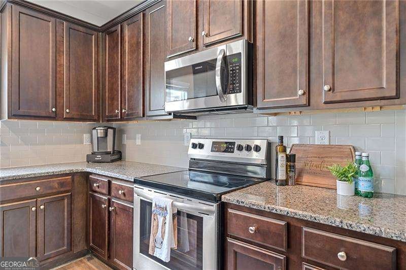 31 Village Trace Rydal - 11