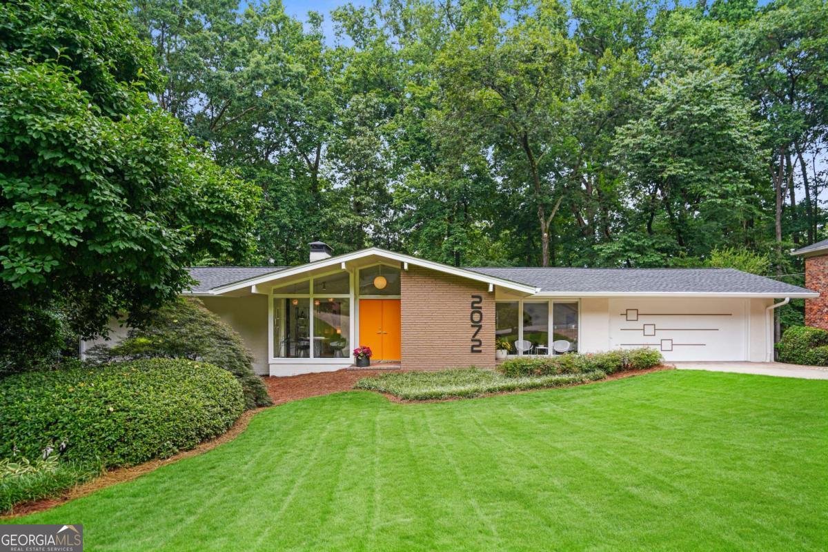2072 Castleway Drive Atlanta - 1