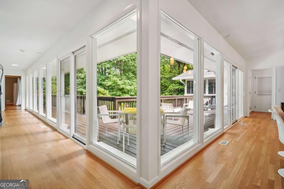2072 Castleway Drive Atlanta - 19
