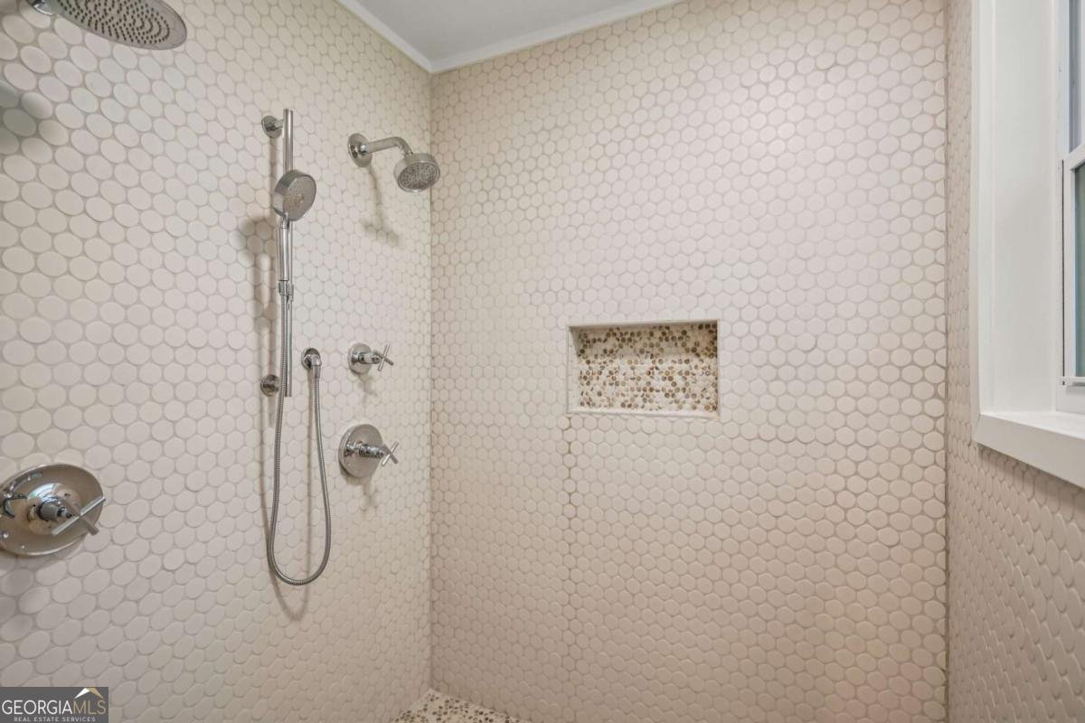 2072 Castleway Drive Atlanta - 25