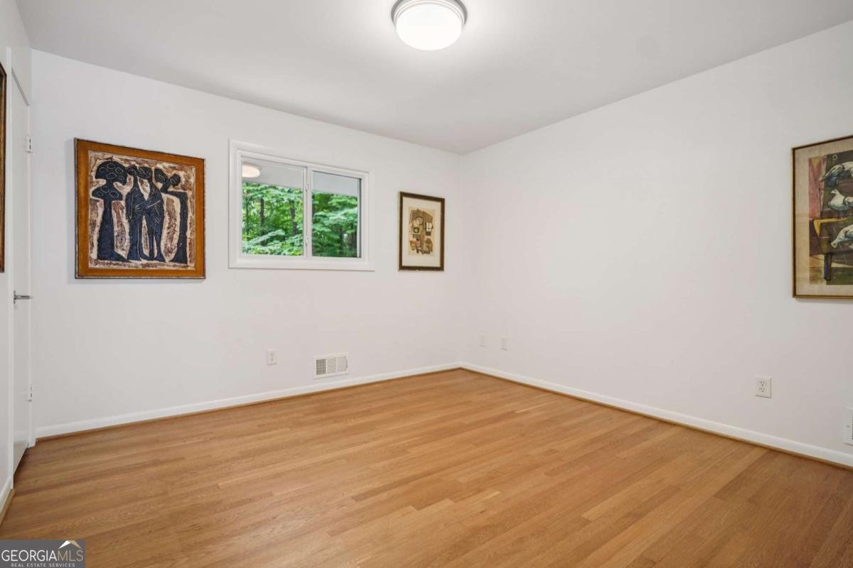2072 Castleway Drive Atlanta - 27