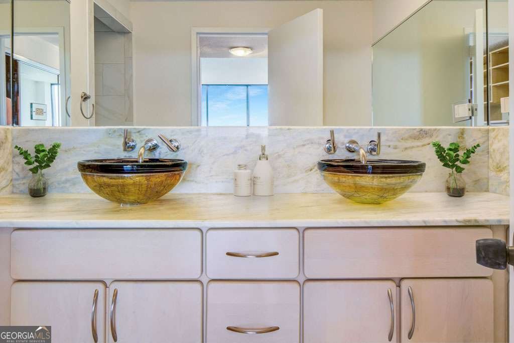 2575 Peachtree Road Atlanta - 16