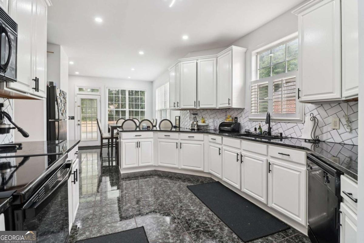 3223 Thornecreek Drive Douglasville - 2