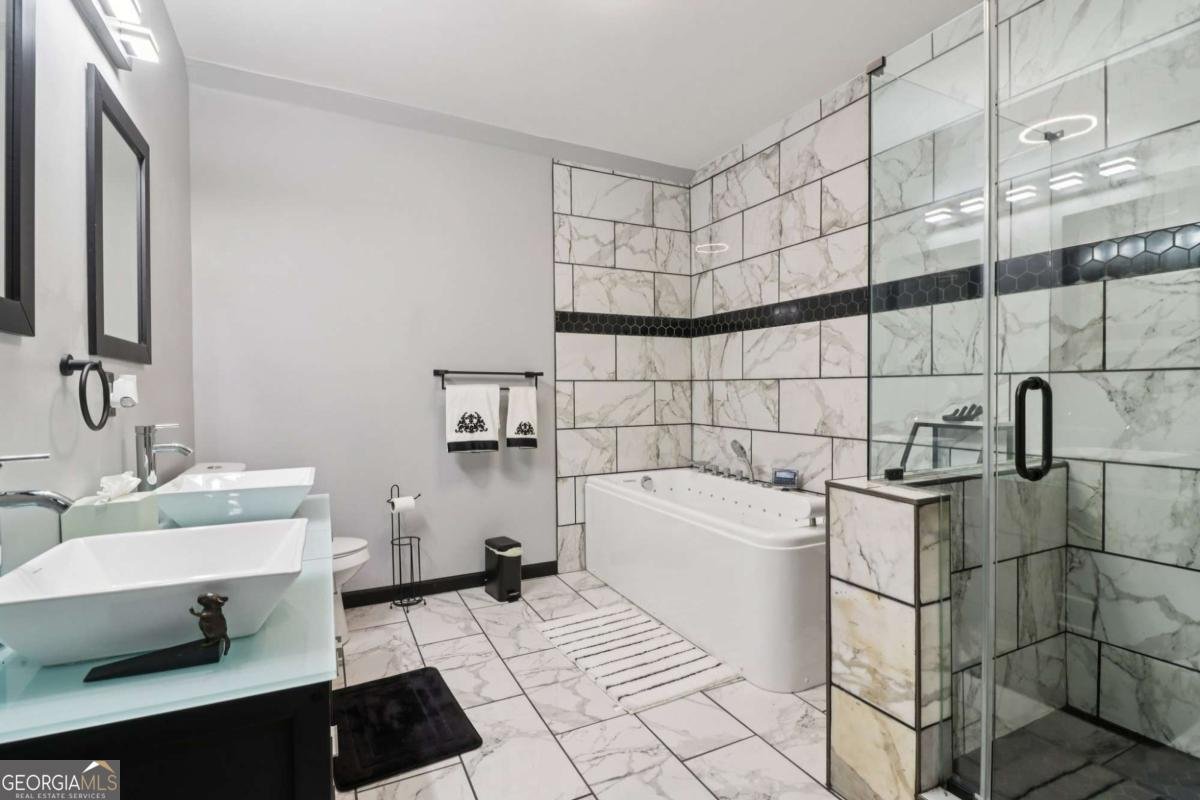 3223 Thornecreek Drive Douglasville - 48