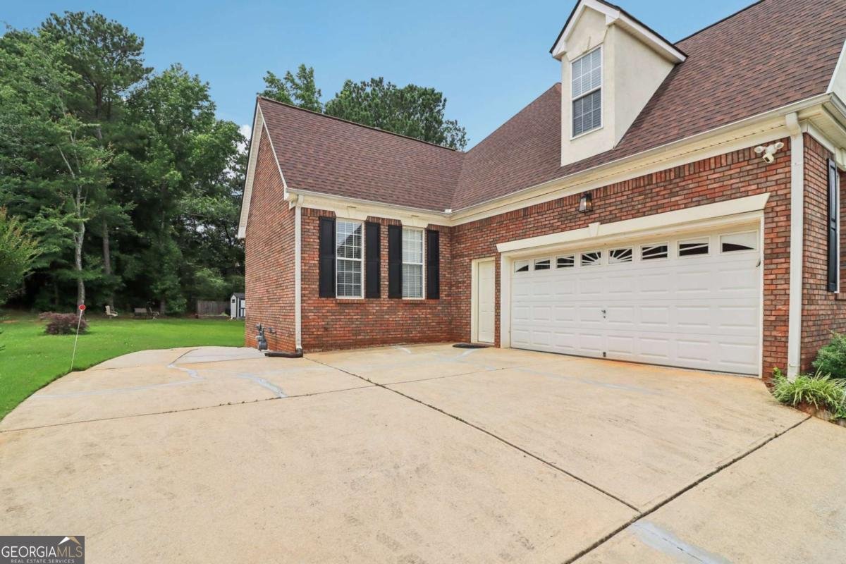 3223 Thornecreek Drive Douglasville - 68