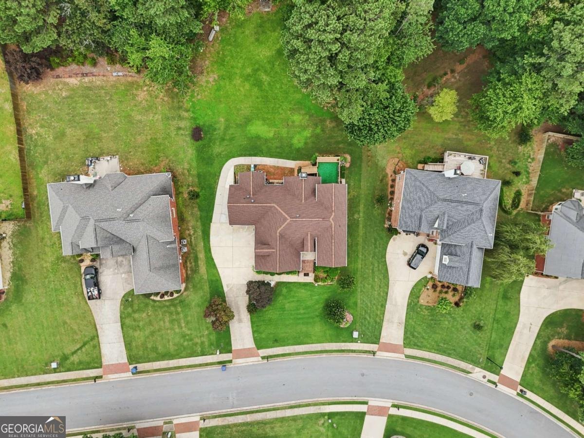 3223 Thornecreek Drive Douglasville - 76