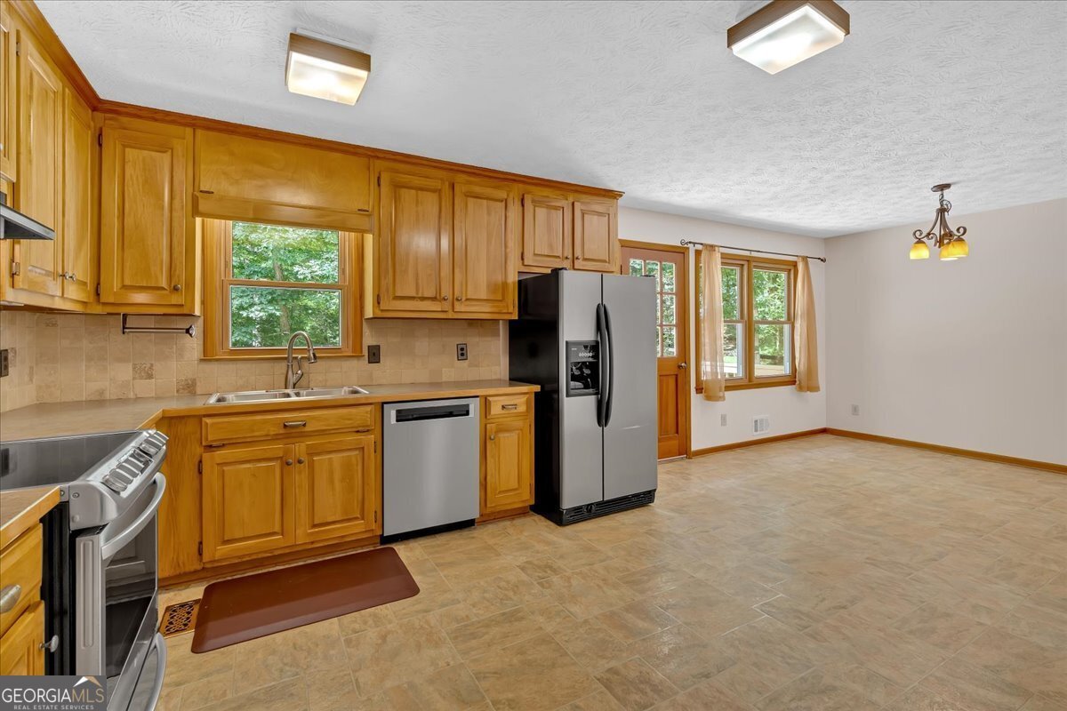 328 West Lane Woodstock - 10