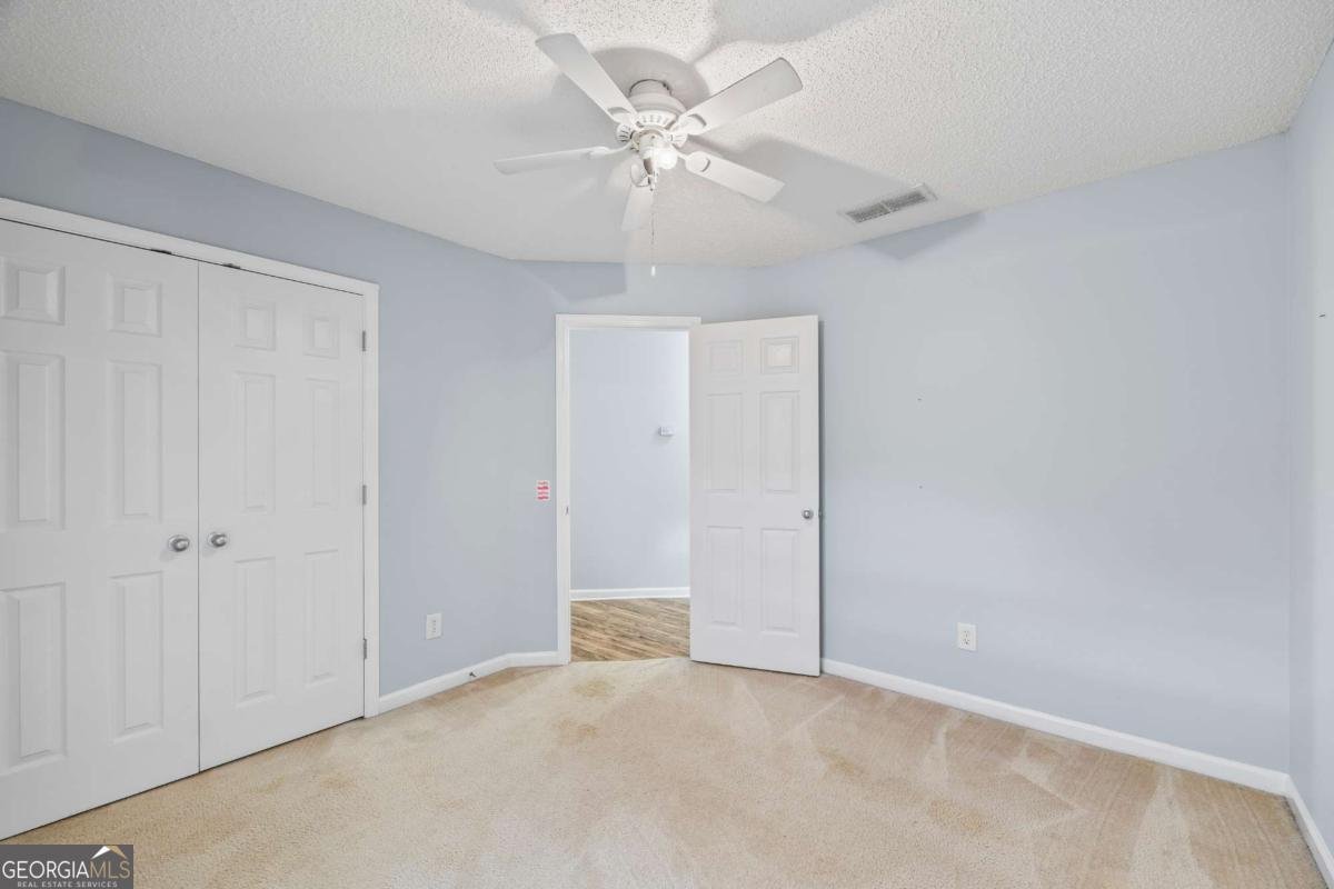 560 Pin Oak Drive Bethlehem - 34