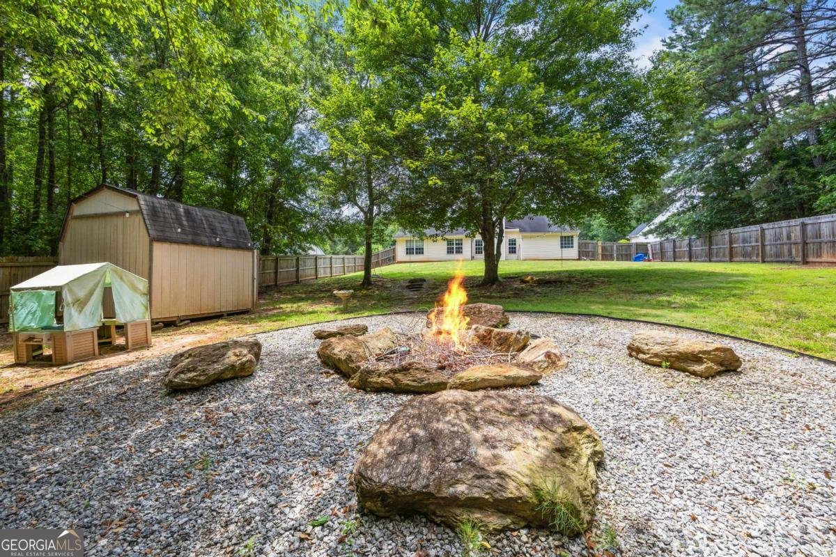 560 Pin Oak Drive Bethlehem - 40