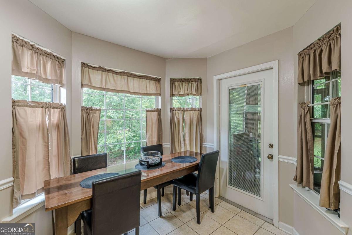 5609 Twin Oak Drive Douglasville - 20