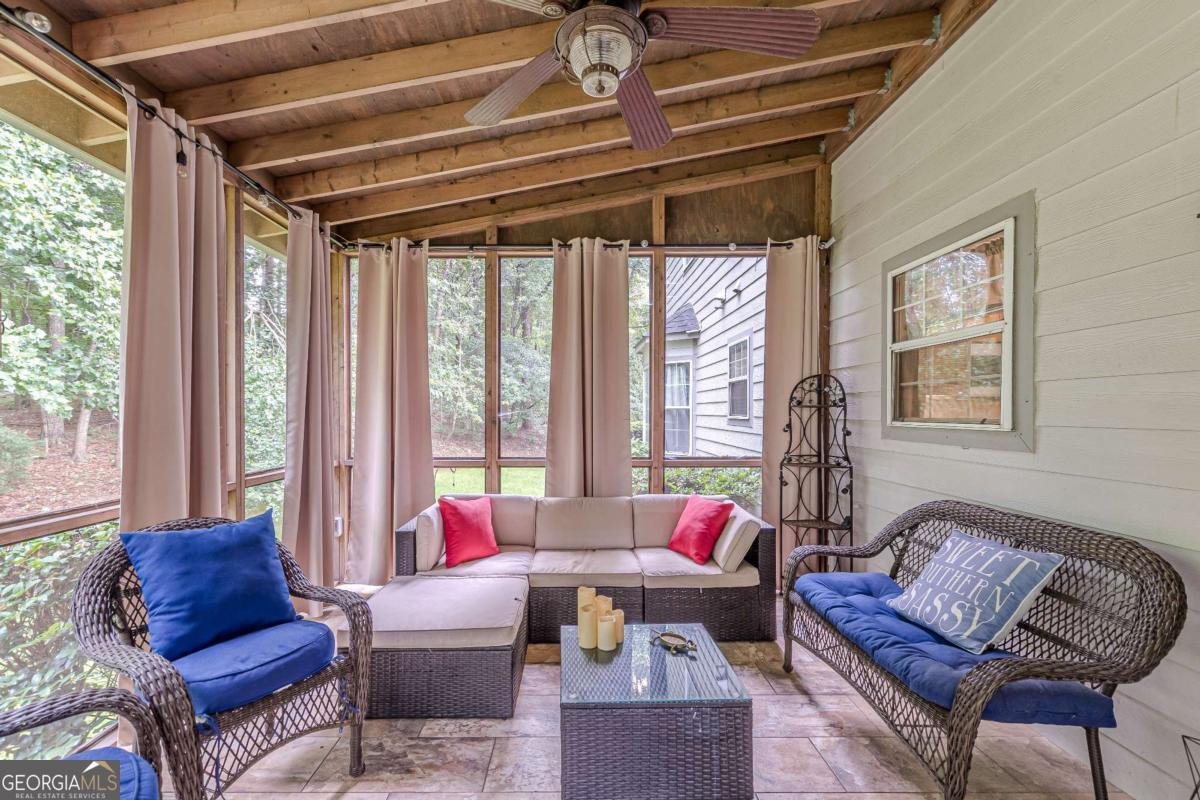 5609 Twin Oak Drive Douglasville - 23