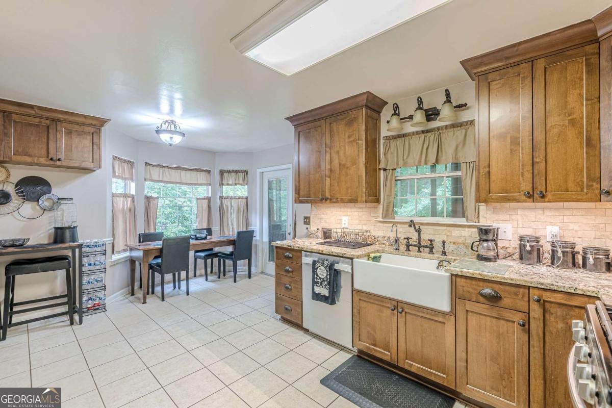 5609 Twin Oak Drive Douglasville - 28
