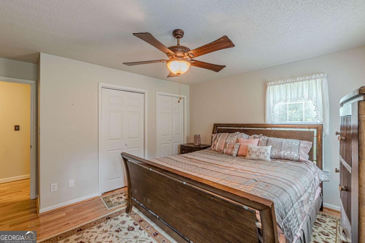 5609 Twin Oak Drive Douglasville - 33