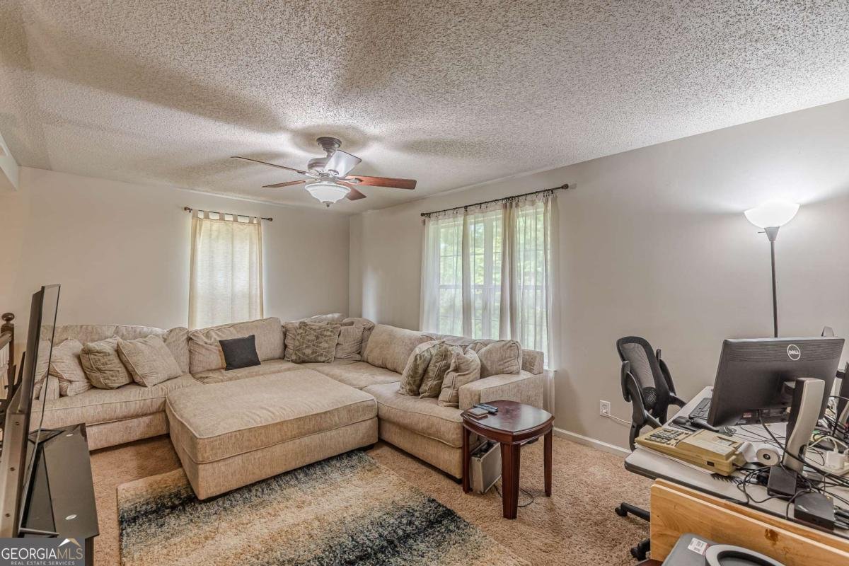 5609 Twin Oak Drive Douglasville - 40