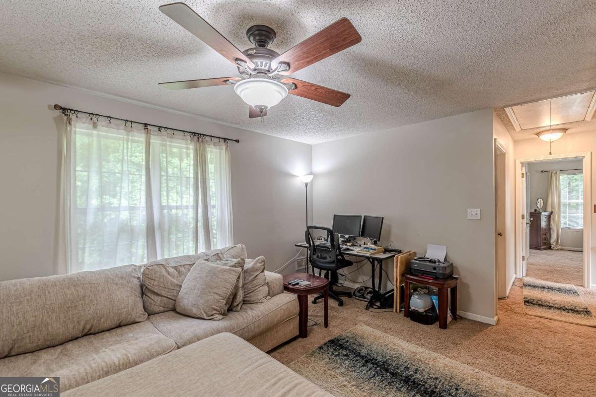 5609 Twin Oak Drive Douglasville - 42