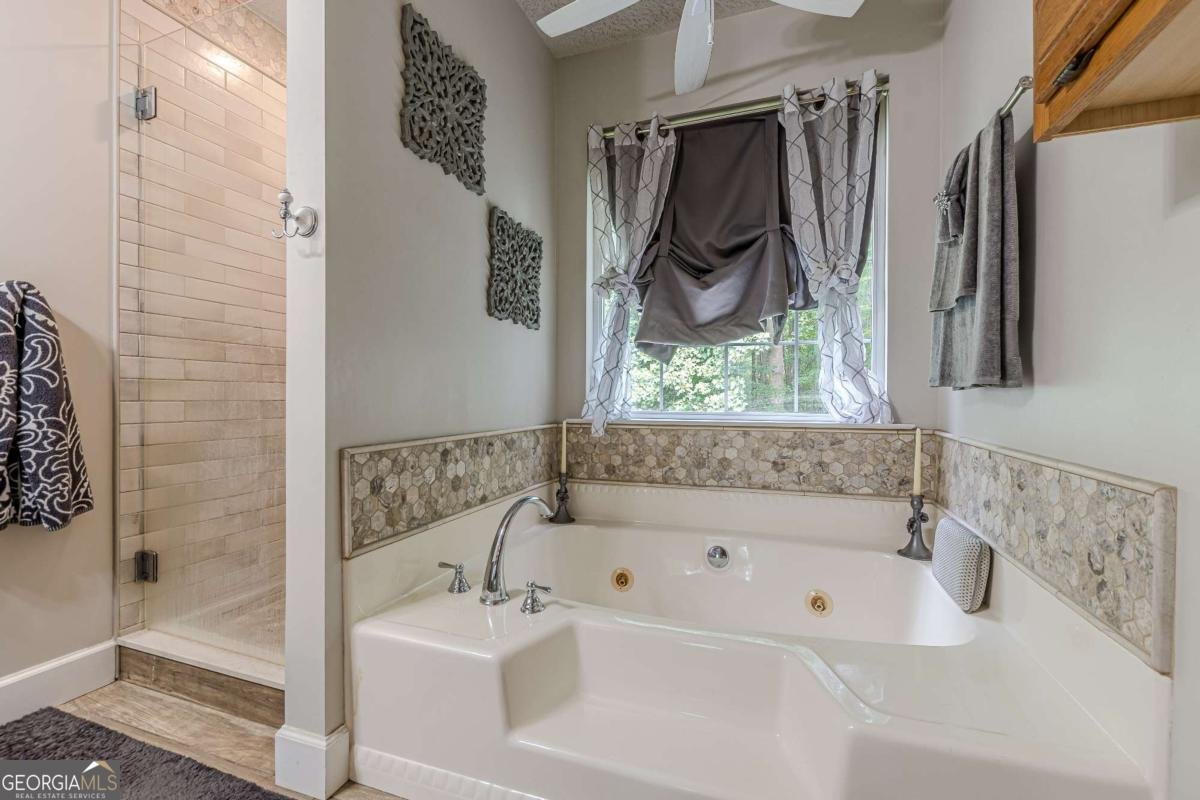 5609 Twin Oak Drive Douglasville - 47