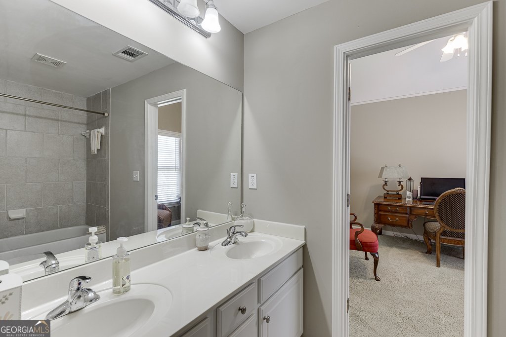 4171 Lantern Hill Drive Dacula - 39
